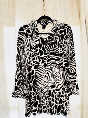 Ali Miles All Over Print Mixed Safari Black White Ruffle-Collar Bell Sleeves